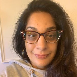 Meet your Posher, Samira